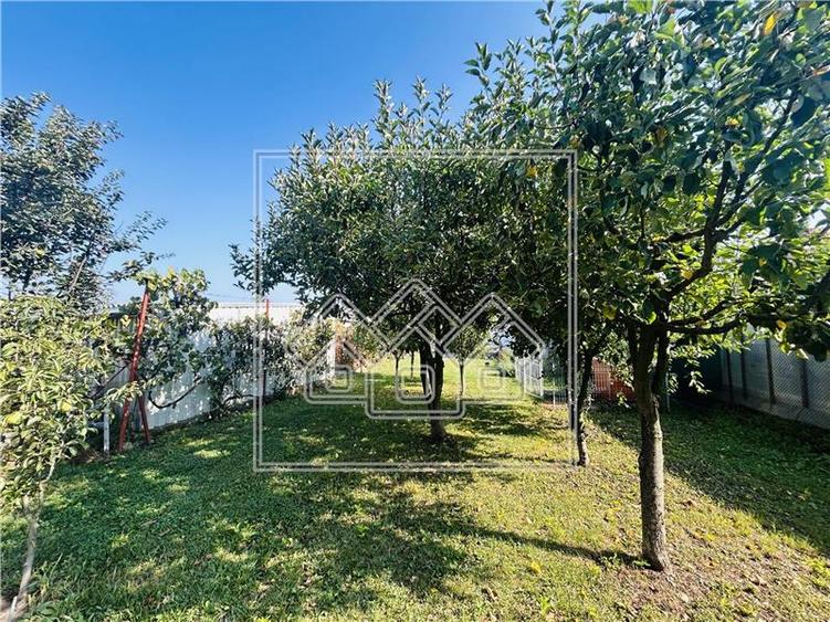 Casa tip duplex, cu 3 camere, 116 mp utili, teren de 403 mp