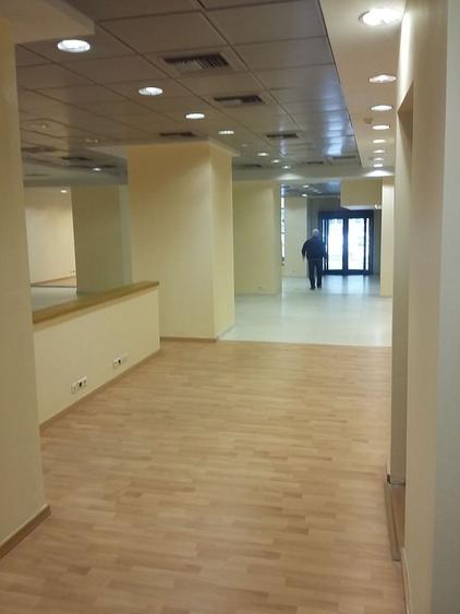 Spatiu comercial - Carol 445mp parter ideal banca sau clinica