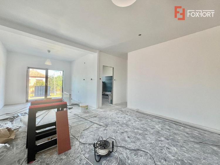 Duplex de vanzare cu 3 camere si 3 bai, Mosnita Noua