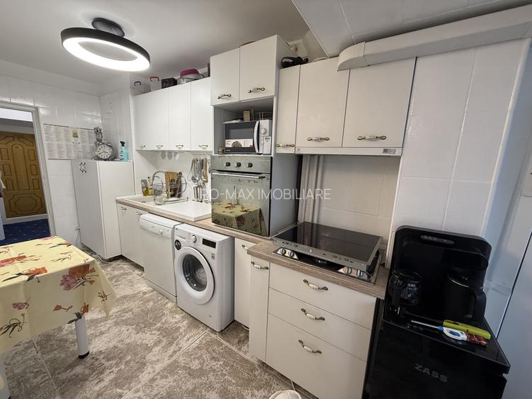 Ap 3 cam 90 mp -cu balcon - et 1+loc parcare - 21