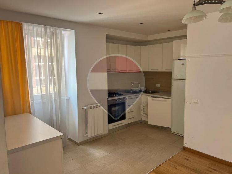 INCHIRIERE Apartament cu 3 camere in zona Nordului