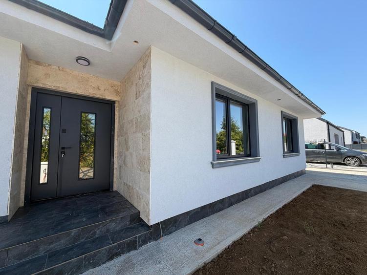 CASA INDIVIDUALA PARTER - CURTE 450MP - PADUREA PETRESTI