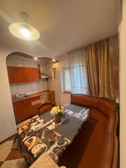 Apartament 3 camere-decomandat-zona Petre Ispirescu