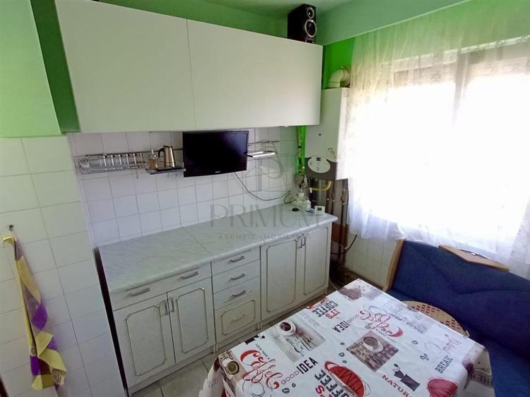 Dacia, 2 Camere, Decomandat, Centrala Proprie, Lift