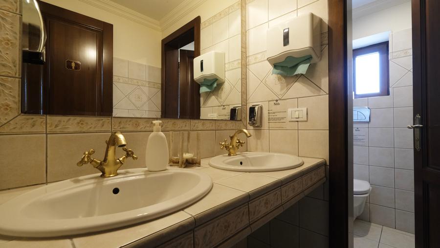 Vanzare hotel in zona superba de munte cu priveliste incredibila din camere