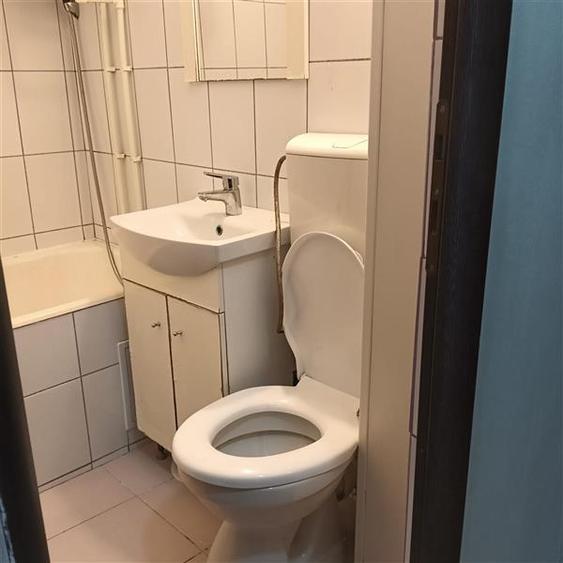 Garsoniera de vanzare in Galata etaj intermediar