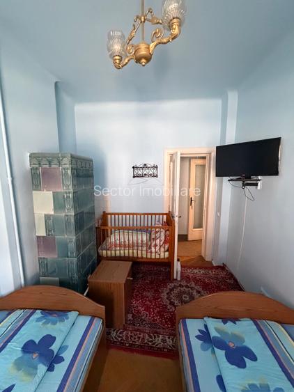 Vilă istorică de vânzare Castel Aura Buzescu Bușteni str. Victoriei nr. 11
