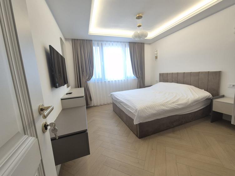 Apartament 3 camere Centru de închiriat