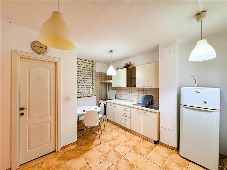 Apartament de vanzare 3 camere Tineretului