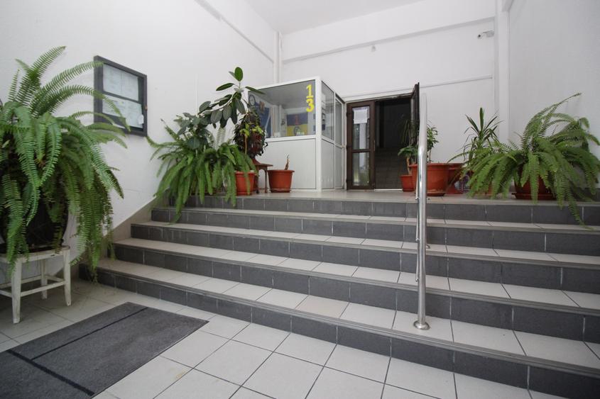 Unirii, rond piața Alba Iulia, 2 camere nemobilat, renovat