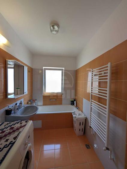 Apartament de 2 camere decomandat, zona Eroilor