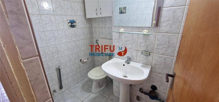 Apartament 3 camere cu scara interioara zona Centru