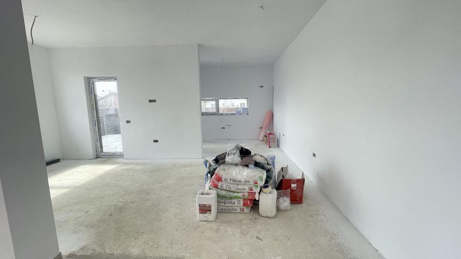 Duplex pe parter de vanzare in Bucovat