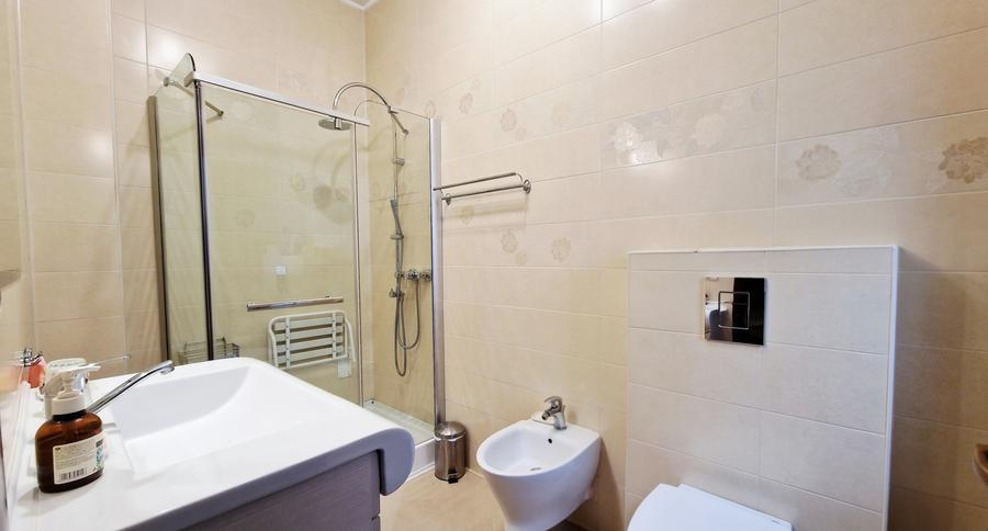 Vila P+1, 6 camere, teren 940mp, Otopeni-23 August