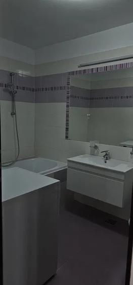 Apartament de vanzare 3 camere 67 mp zona Floresti Florilor