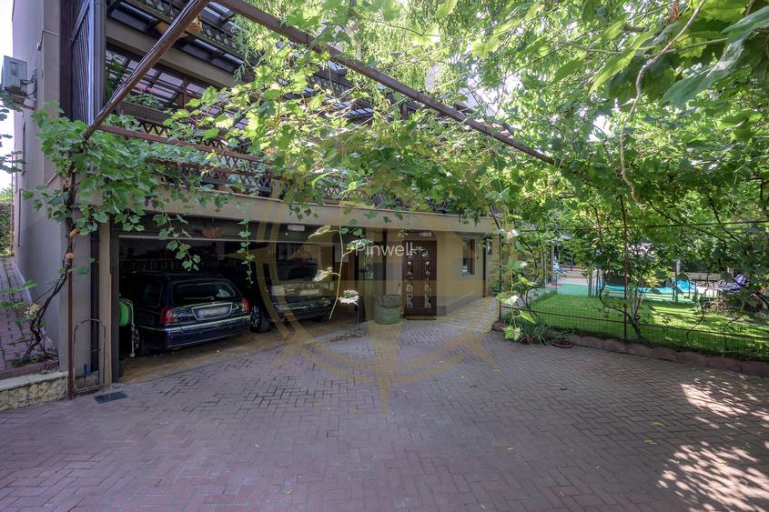 DOM00377 - Vila de lux cu 9 camere in Corbeanca-Petresti