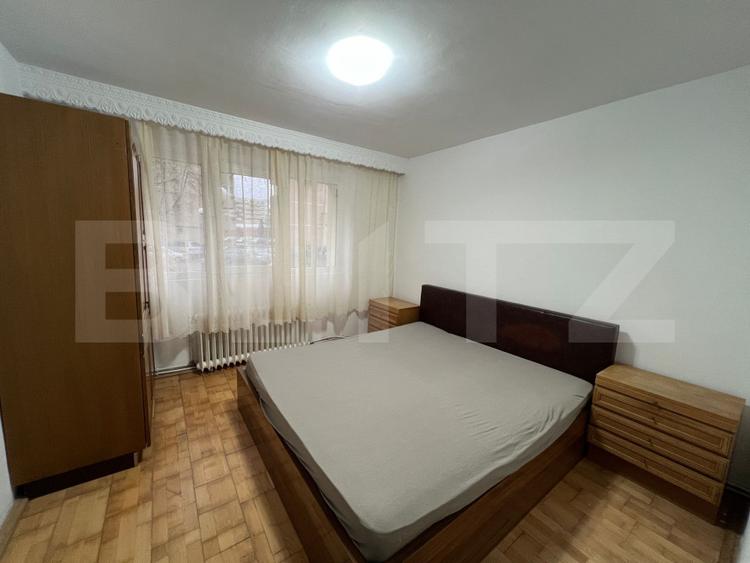 Apartament 3 camere, 70 mp, parter cu balcon, zona Centrală