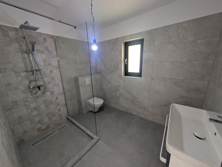 Casa premium! Hemeiusi 3 dormitoare,3 bai , terasa beci