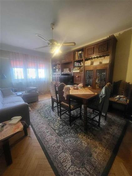 Apartament 3 Camere, Decomandat, zona Piata Moldovei