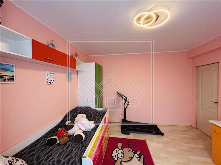 Casa insiruita, 117 mp utili, gradina + 2 locuri de parcare
