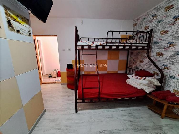 Vila P+1 individuala si teren, 6 camere, 10 min plaja 2 Mai, Sat 2 Mai, Constant - 6
