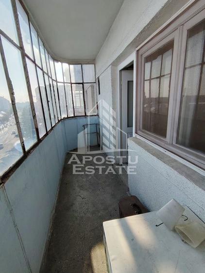 Apartament cu 3 camere, 2 bai,2 balcoane, etaj intermediar,Iuliu Maniu