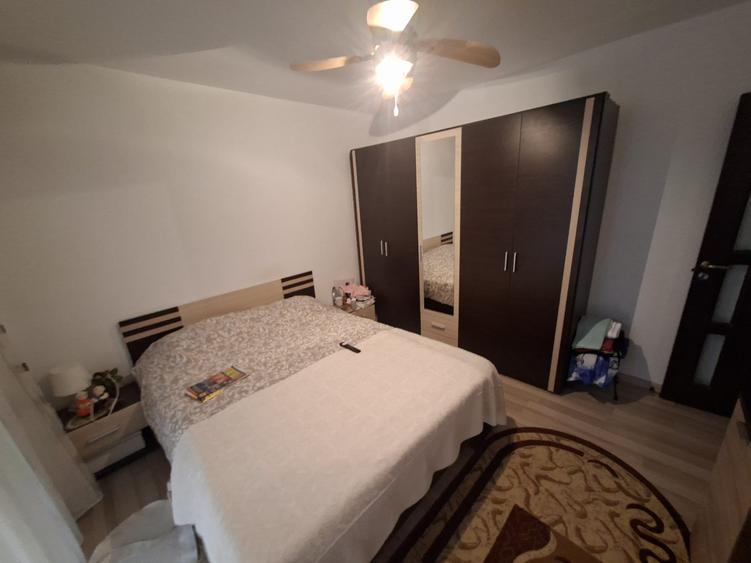 Apartament cu 3 camere decomandat, zona Frumoasa