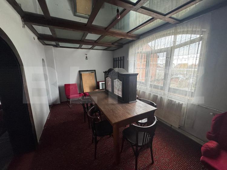 Casa de vanzare cu 6 camere, 374 mp, teren 719 mp, strada Baritiu
