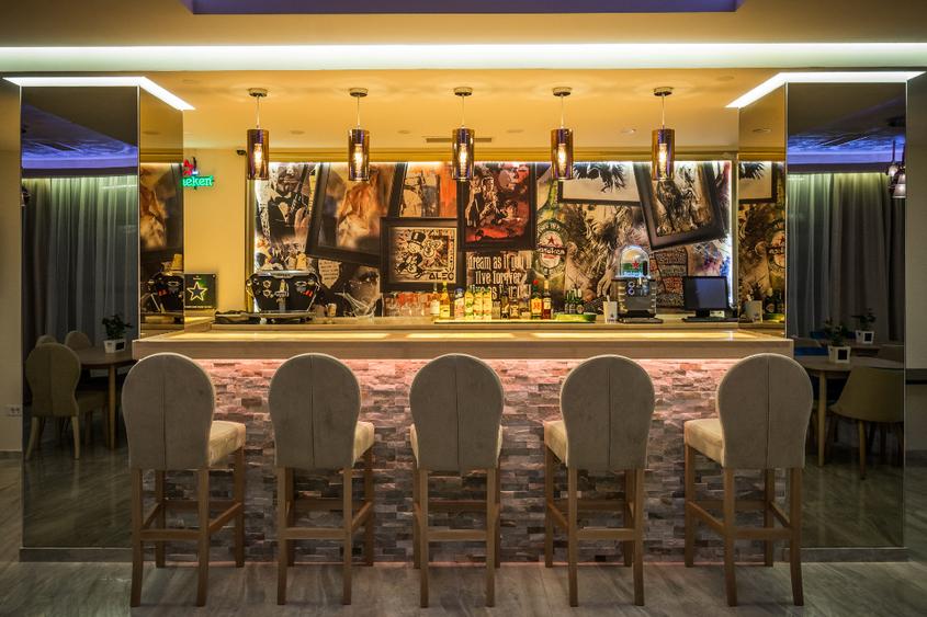 HOTEL PREMIUM OPERAȚIONAL DE VÂNZARE | 44 CAMERE | OTOPENI –NORD BUCUREȘTI