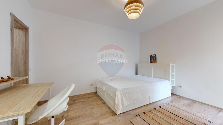 3 camere Centrul Istoric -acceptăm regim hotelier- 2 intrări separate - 8