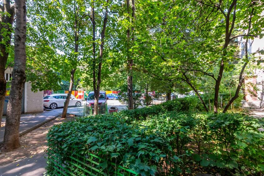 Apartament cu 3 camere de vânzare/Brancoveanu/