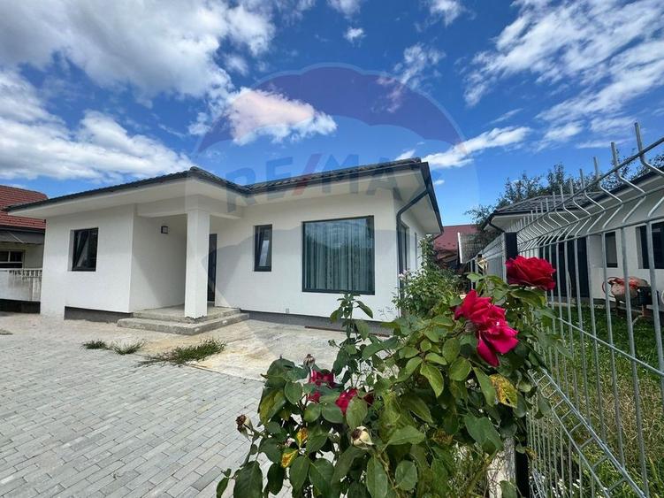 Casă / Vilă cu 4 camere