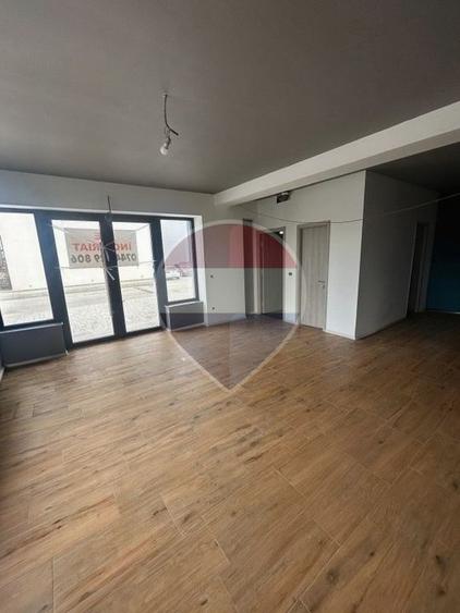 Spațiu comercial modern 50 mp, terasă generoasă de 150 mp, zona Ford