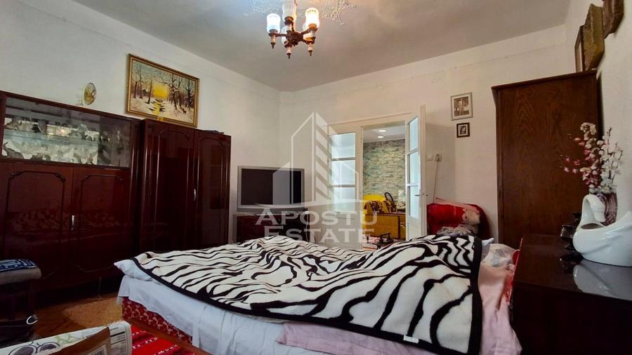 Casa de vanzare in Ineu formata din 2 cladiri