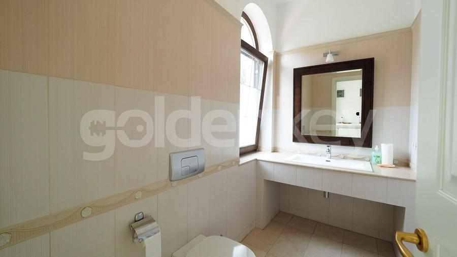 Vila cu finisaje moderne in complex rezidential
