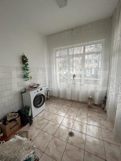Casa mutifunctionala, 380 mp utili, pretabila pentru activitati comerciale