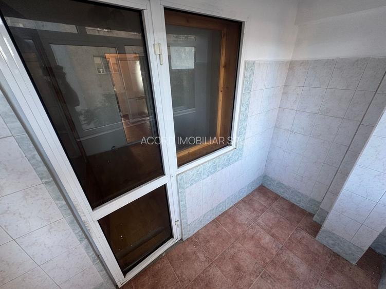 Apartament 4 camere zona Cet cu Centrala - 10