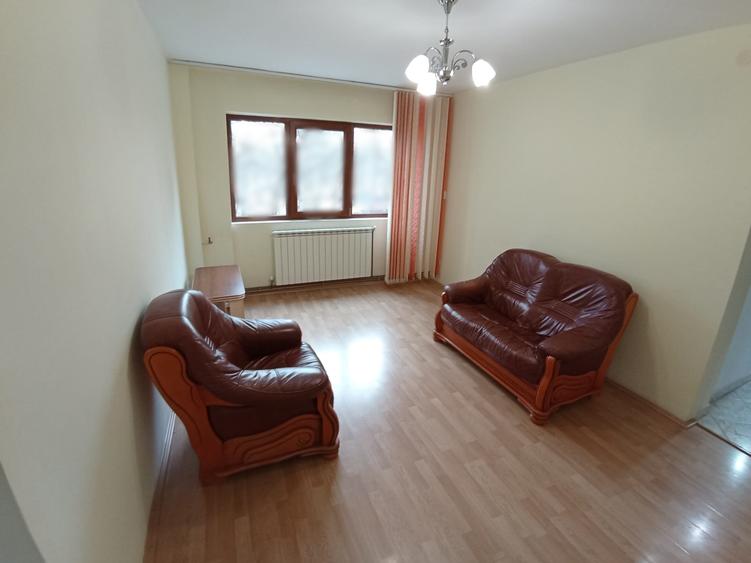Apartament 3 camere Rond-Podu Ros, etaj 1, mutare rapida !