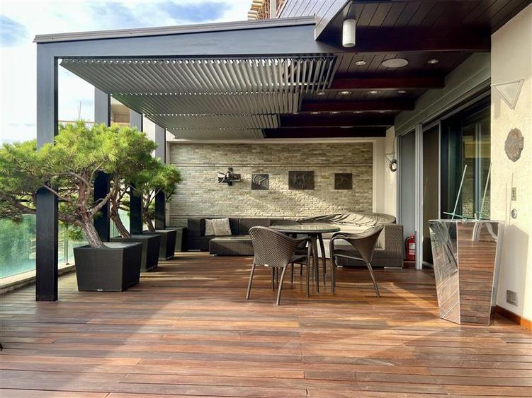 Penthouse spectaculos cu vedere catre parc