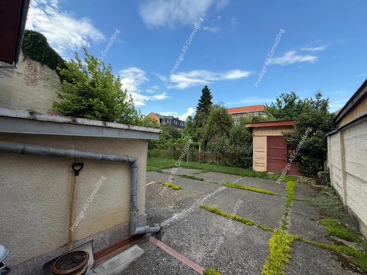 Casa individuala 2 apartamente | 310 mp utili | clinica / birouri Elisabetin