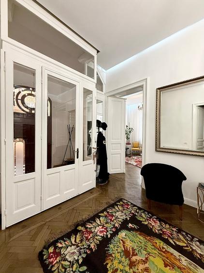 Vanzare 7 camere  in vila BELLE ÉPOQUE - GRADINA ICOANEI