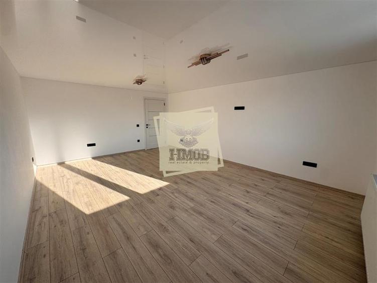 Casa cu 4 camere si 3 bai pretabila birouri in Sura Mare