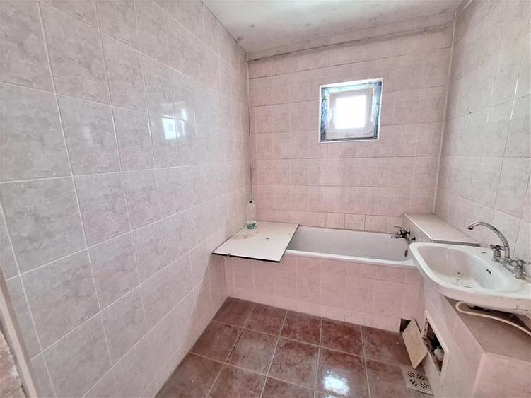 Apartament 3 camere decomandat Mioritei-Bacau