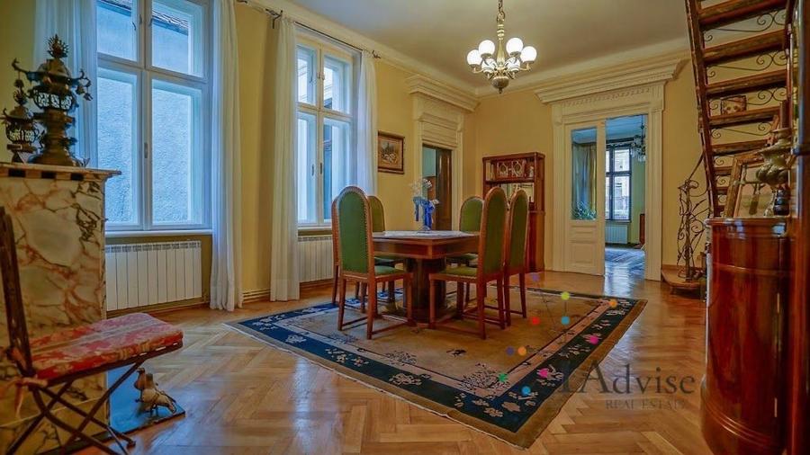 Vilă Istorică de Excepție în Centrul Istoric | 15 Camere | Acces Auto