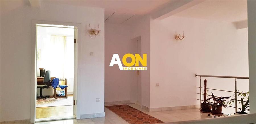 Casa  5 camere  2 garaje  780 mp teren Zona Schit