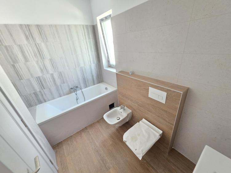 Casa individuala finalizata, P+E, teren 300mp, Sanpetru