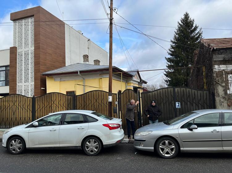 Targoviste - central, strada Justitiei,casa cu teren 500 mp