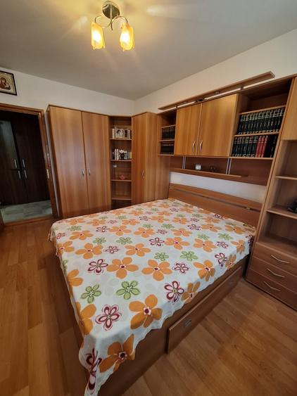 Abator, Sos. Mangaliei, 2 decomandate, 52 mp, mobilat si utilat, gaze, 370 Euro