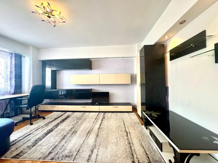Apartament 3 camere, 86 MP, Zona Andrei Muresanu / P-ta Cipariu