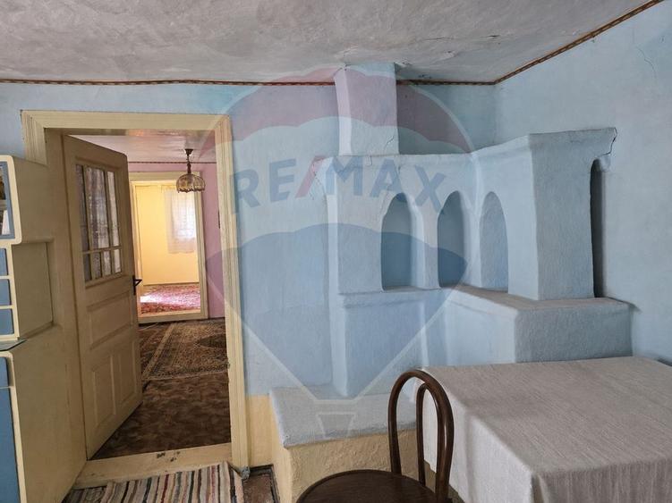 Teren intravilan mare cu casa veche In Buciumi langa Onesti